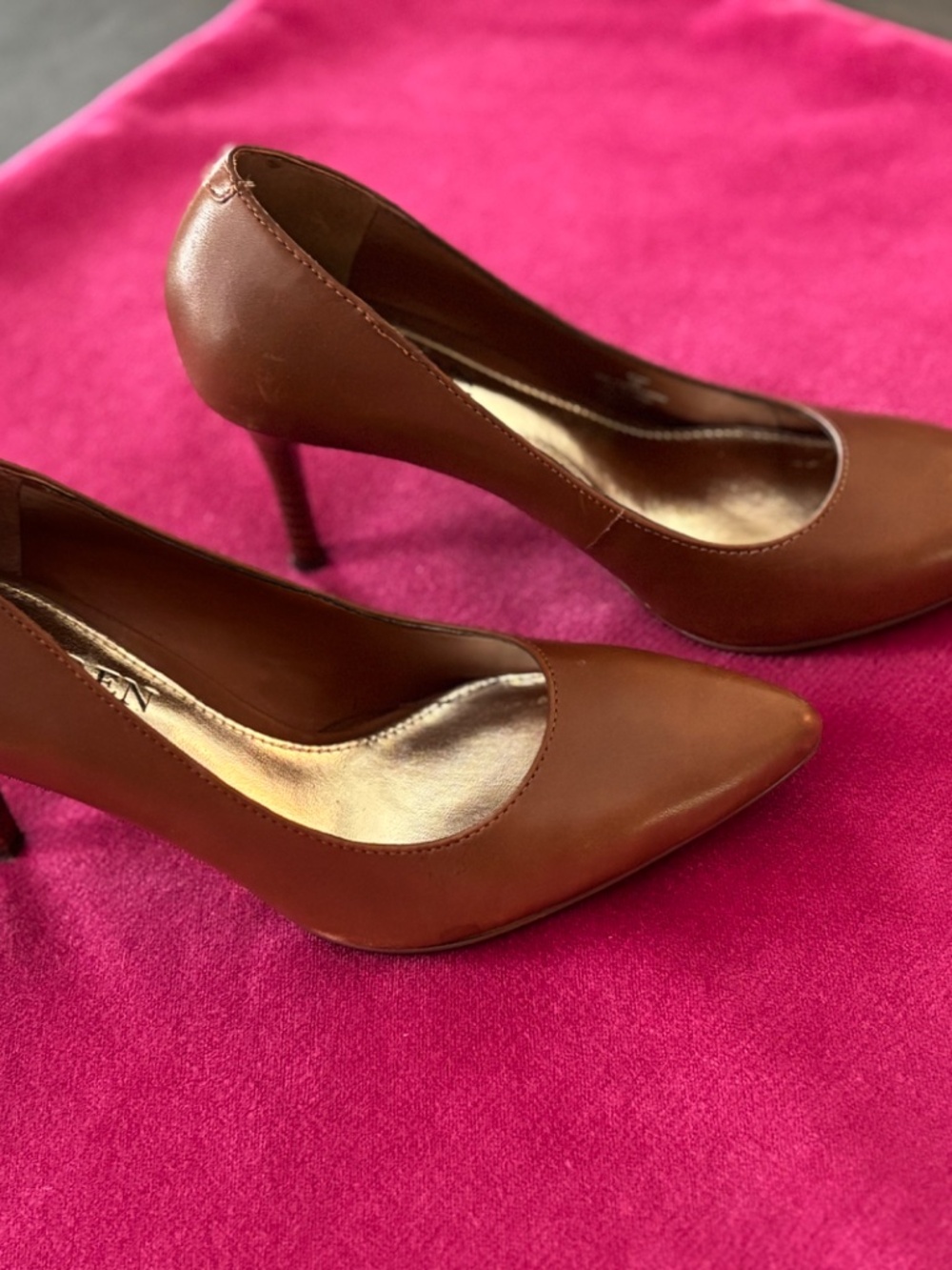 Lauren by Ralph Lauren Women's Brown Leather Heel Pumps, Size 5.5 B - Picture 9 of 9